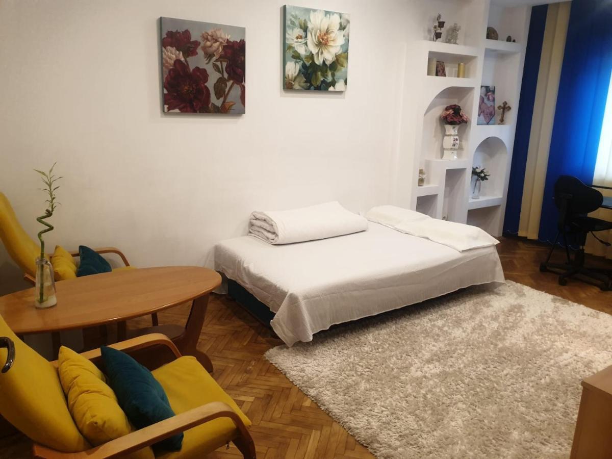 3 Camere Central ยาช ภายนอก รูปภาพ